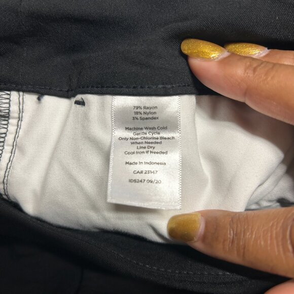 Talbots Petite Black 4P Shorts - Picture 4 of 4